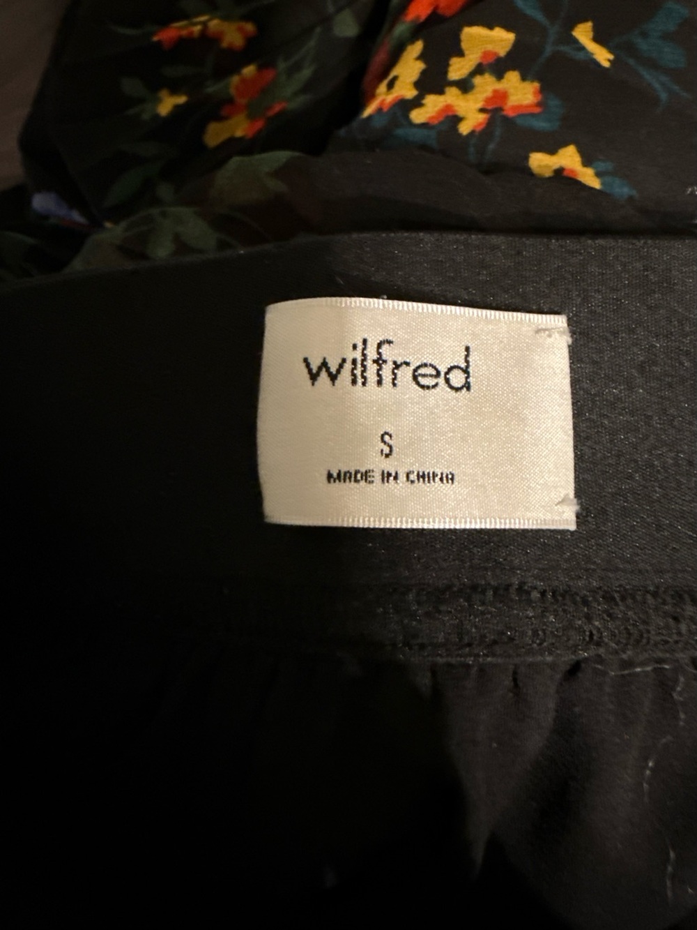 Wilfred Aritzia Floral Pleated Long Midi Skirt Black Size S - Picture 3 of 4